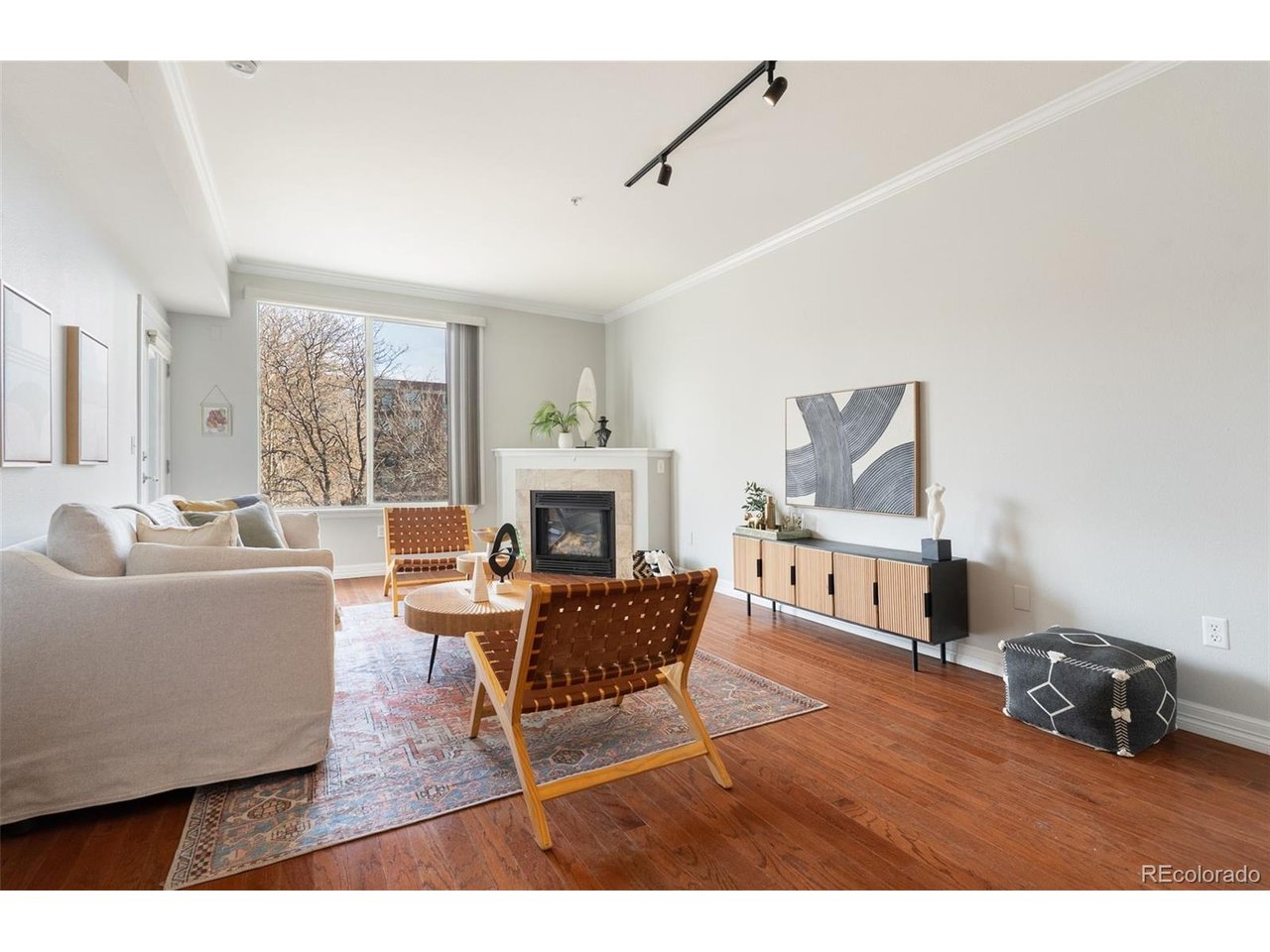 1705 N Gaylord St 207