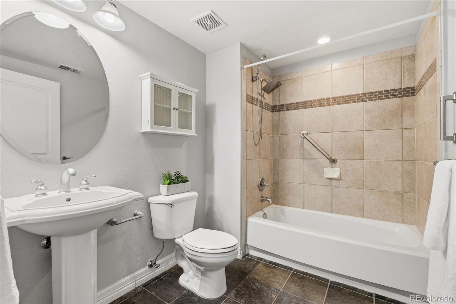 1705 N Gaylord Street Unit: 207