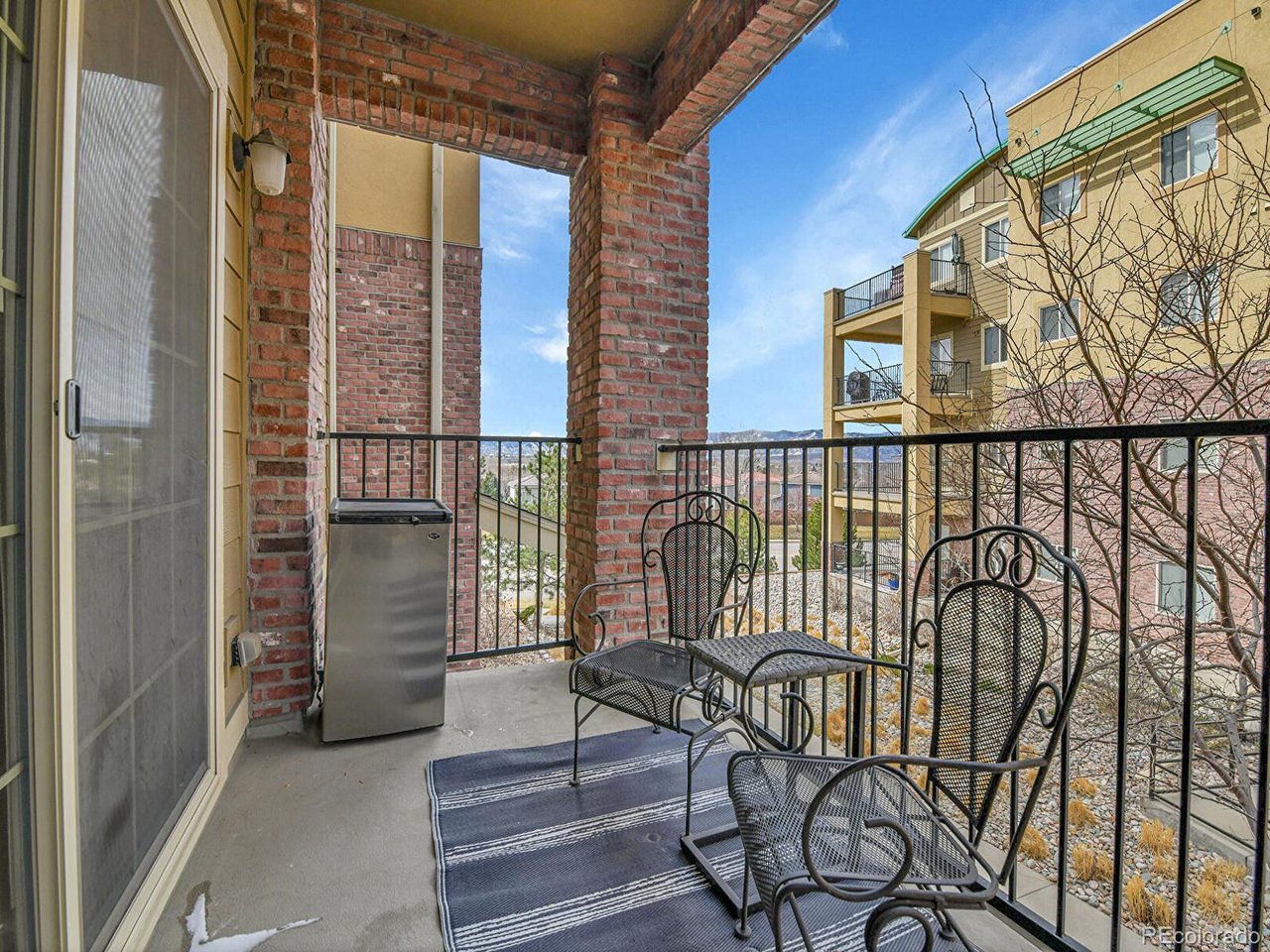1044 Rockhurst Dr 202