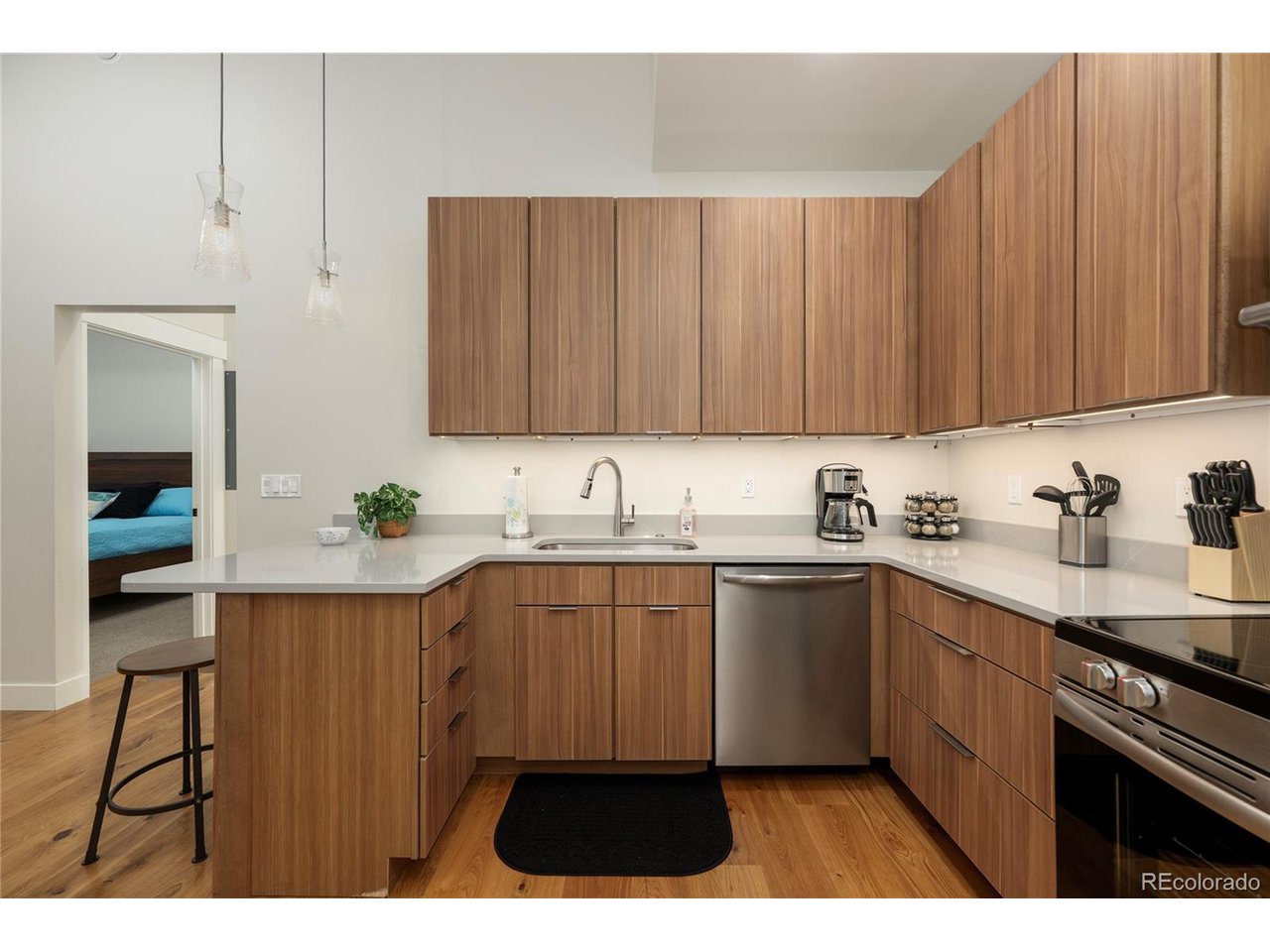 824 Grand Ave