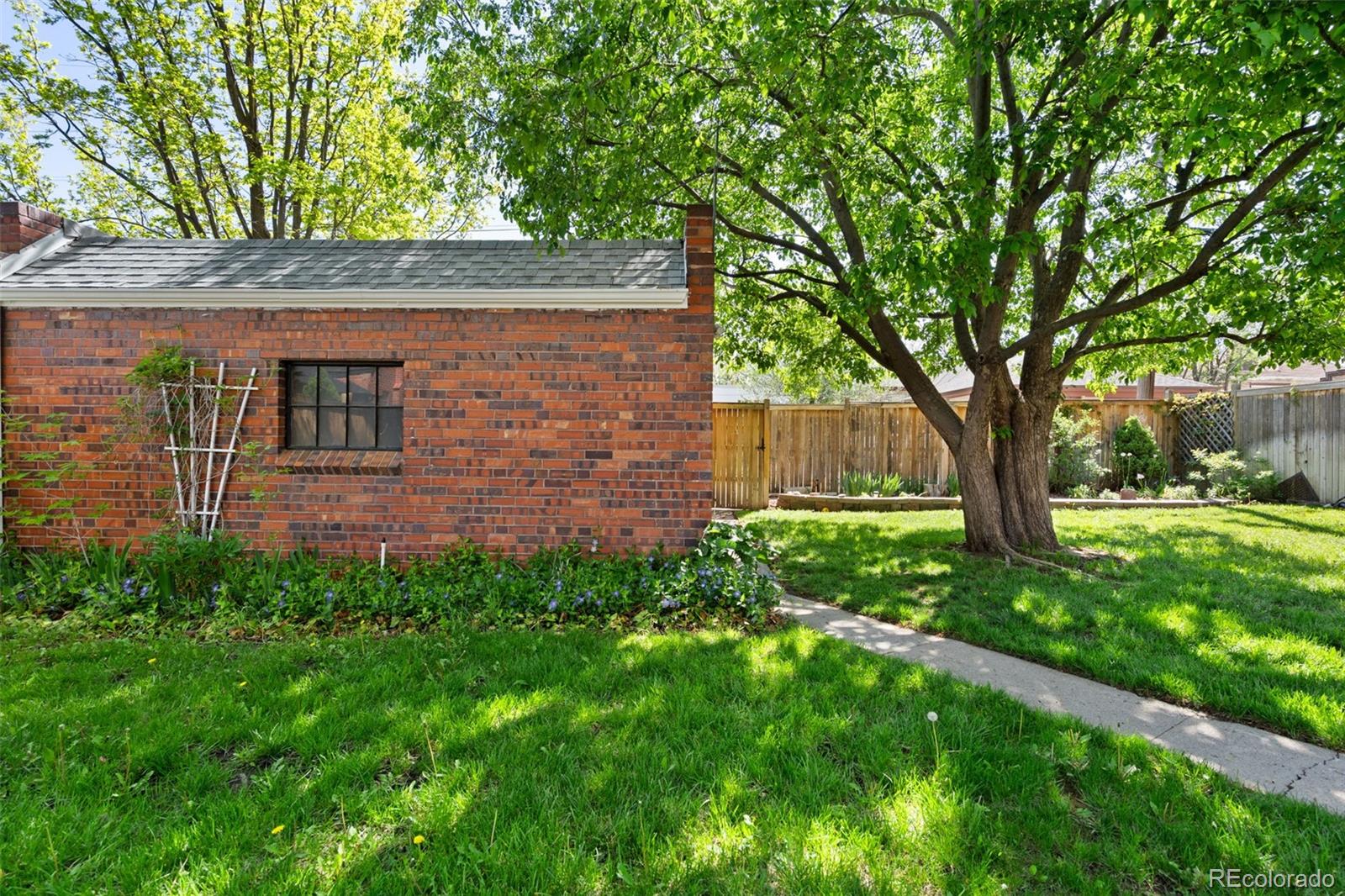 1434 Clermont Street