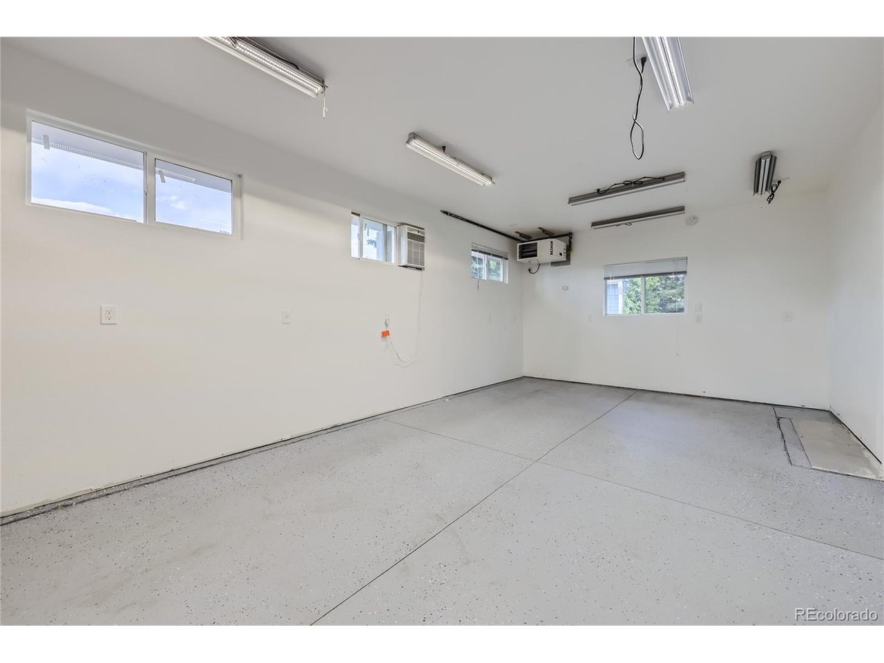 14 Rangeview Dr