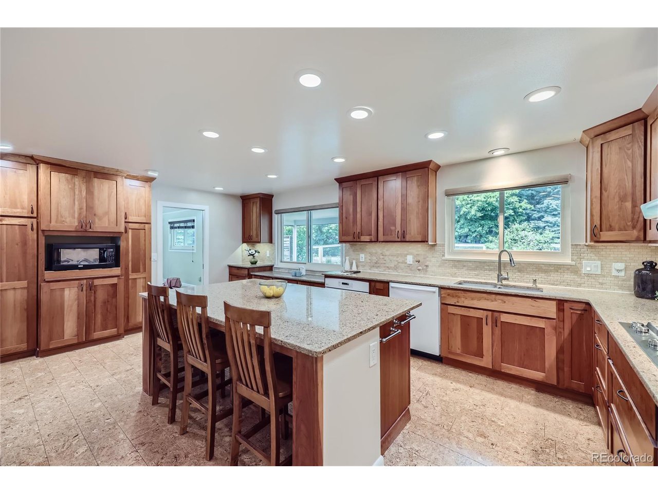 14 Rangeview Dr