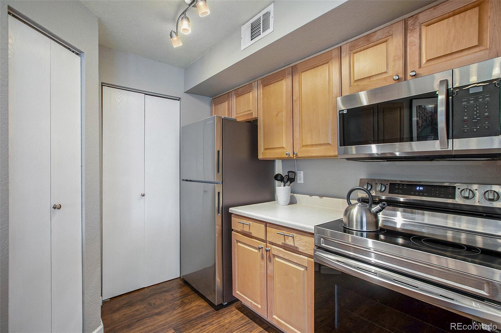 6001 S Yosemite Street Unit: #F202