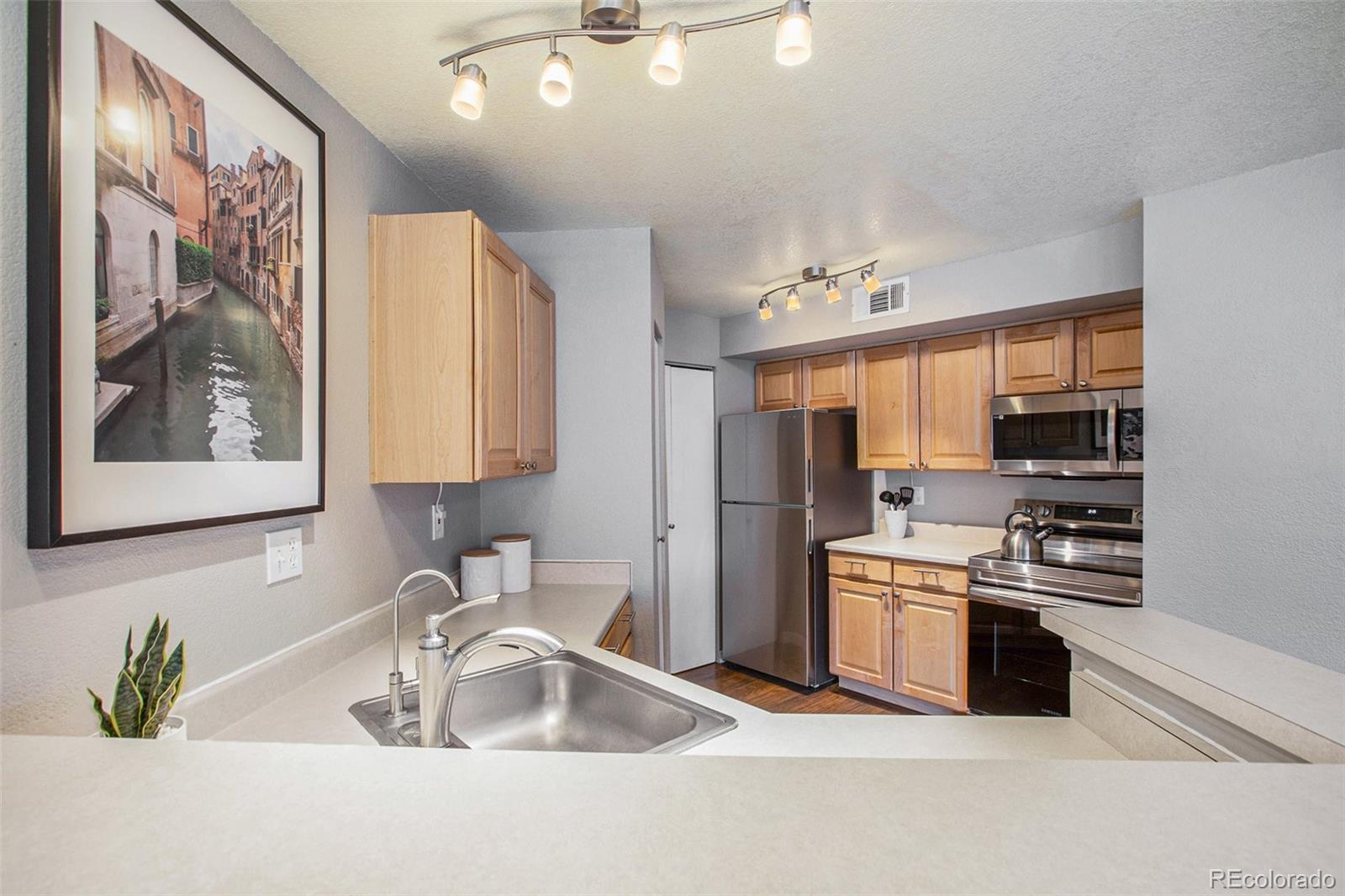 6001 S Yosemite Street Unit: #F202