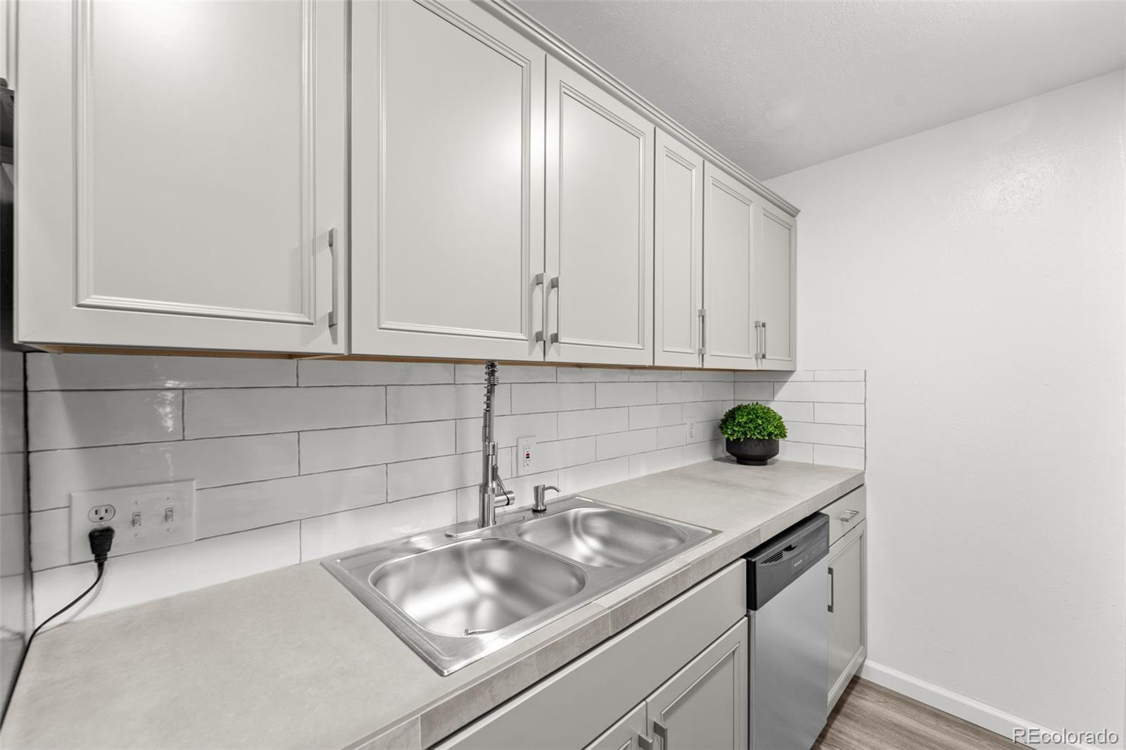 16259 W 10th Avenue Unit: D4
