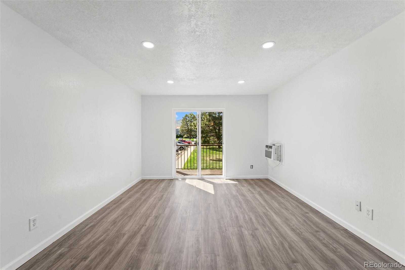 16259 W 10th Avenue Unit: D4