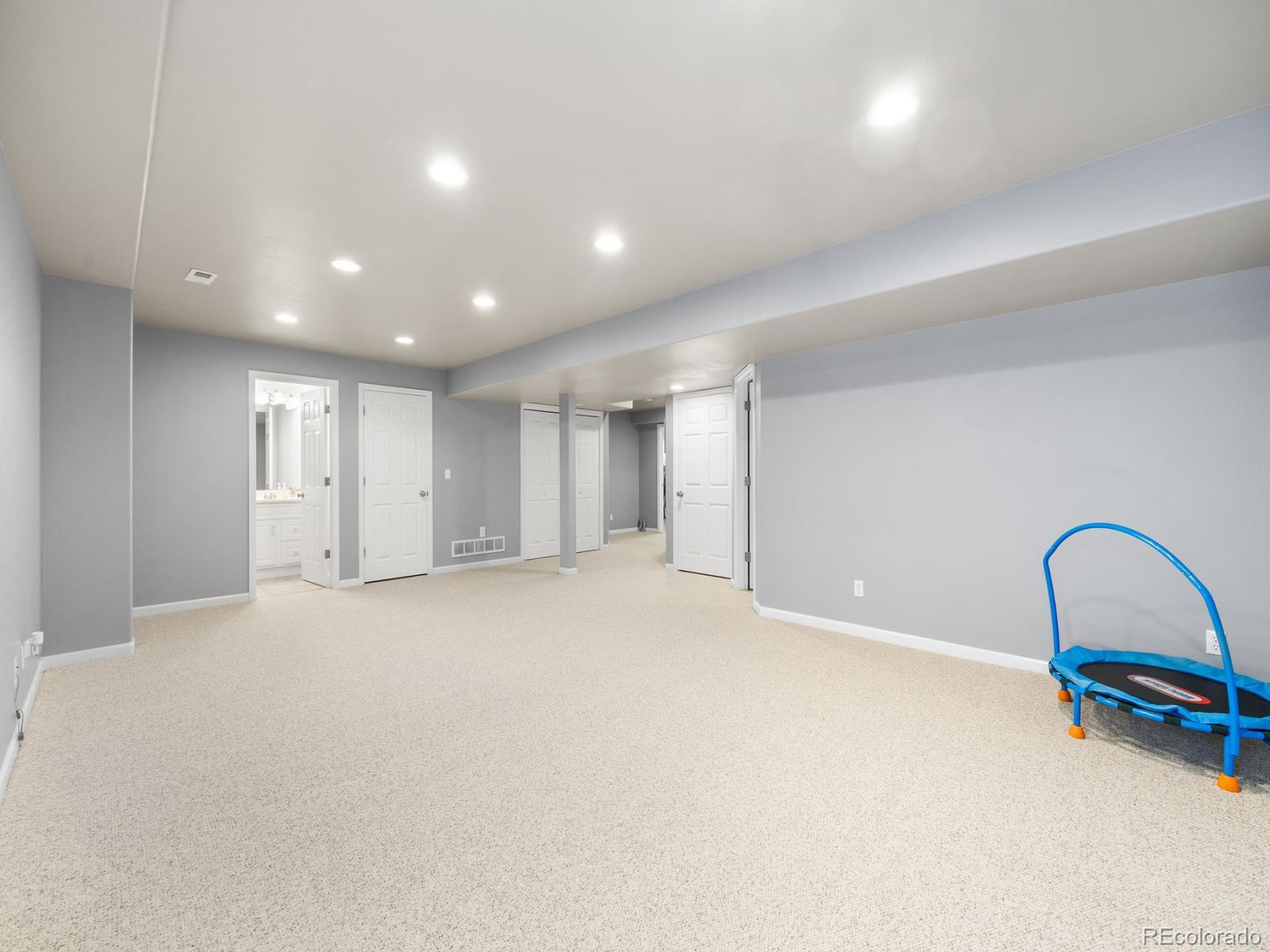 8474 Coyote Dr