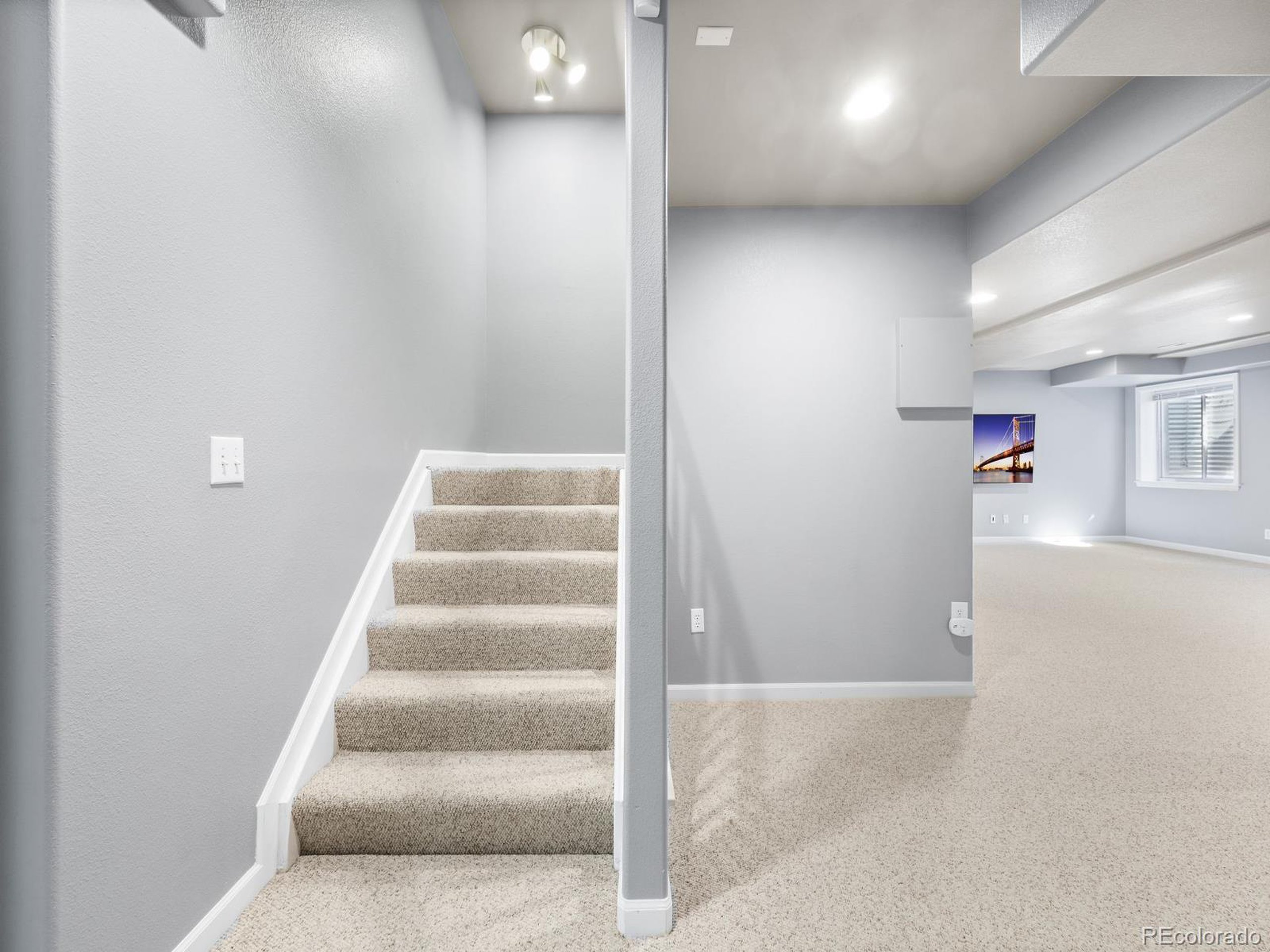 8474 Coyote Dr