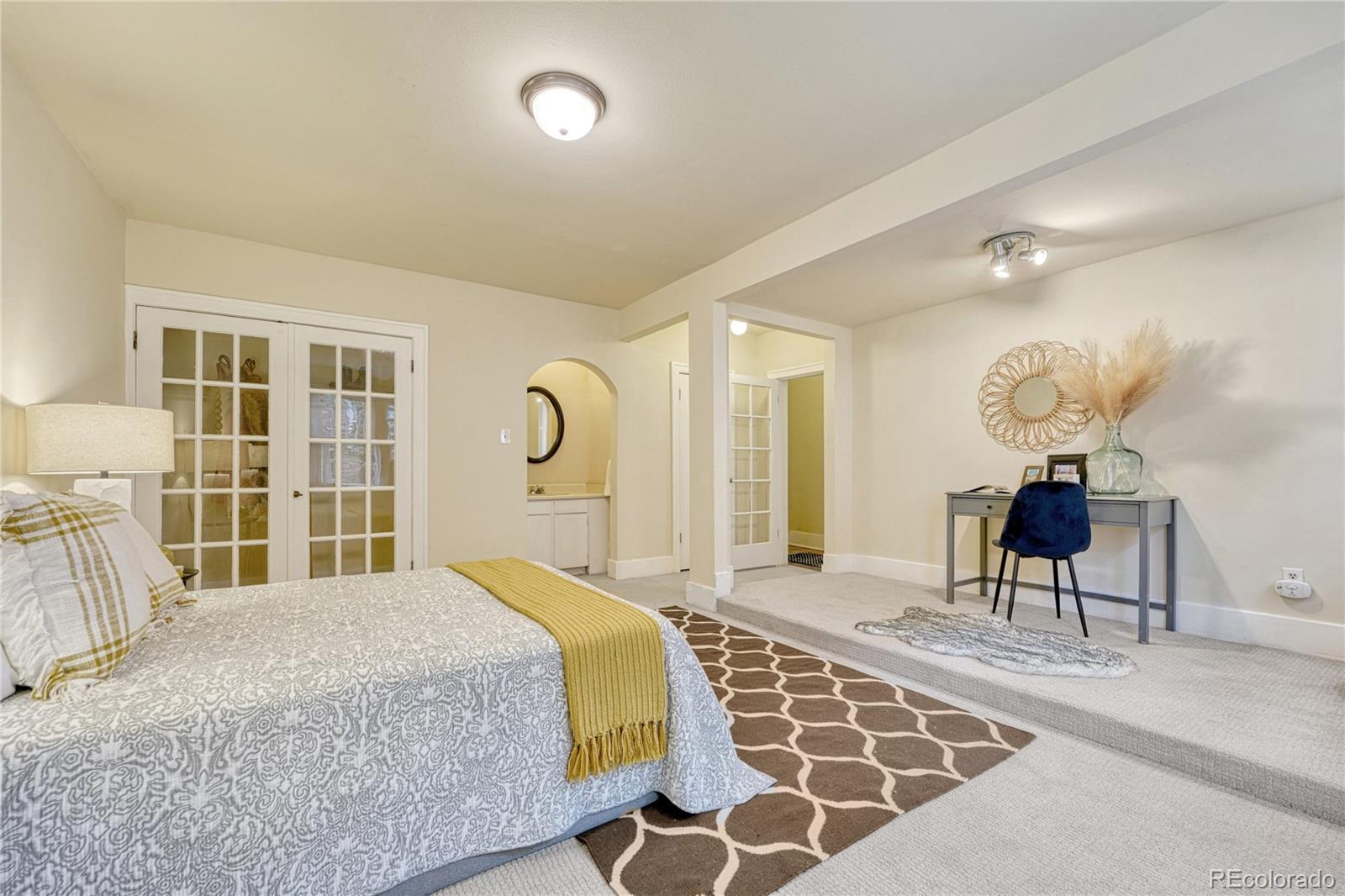 1275 N Clarkson Street Unit: 6