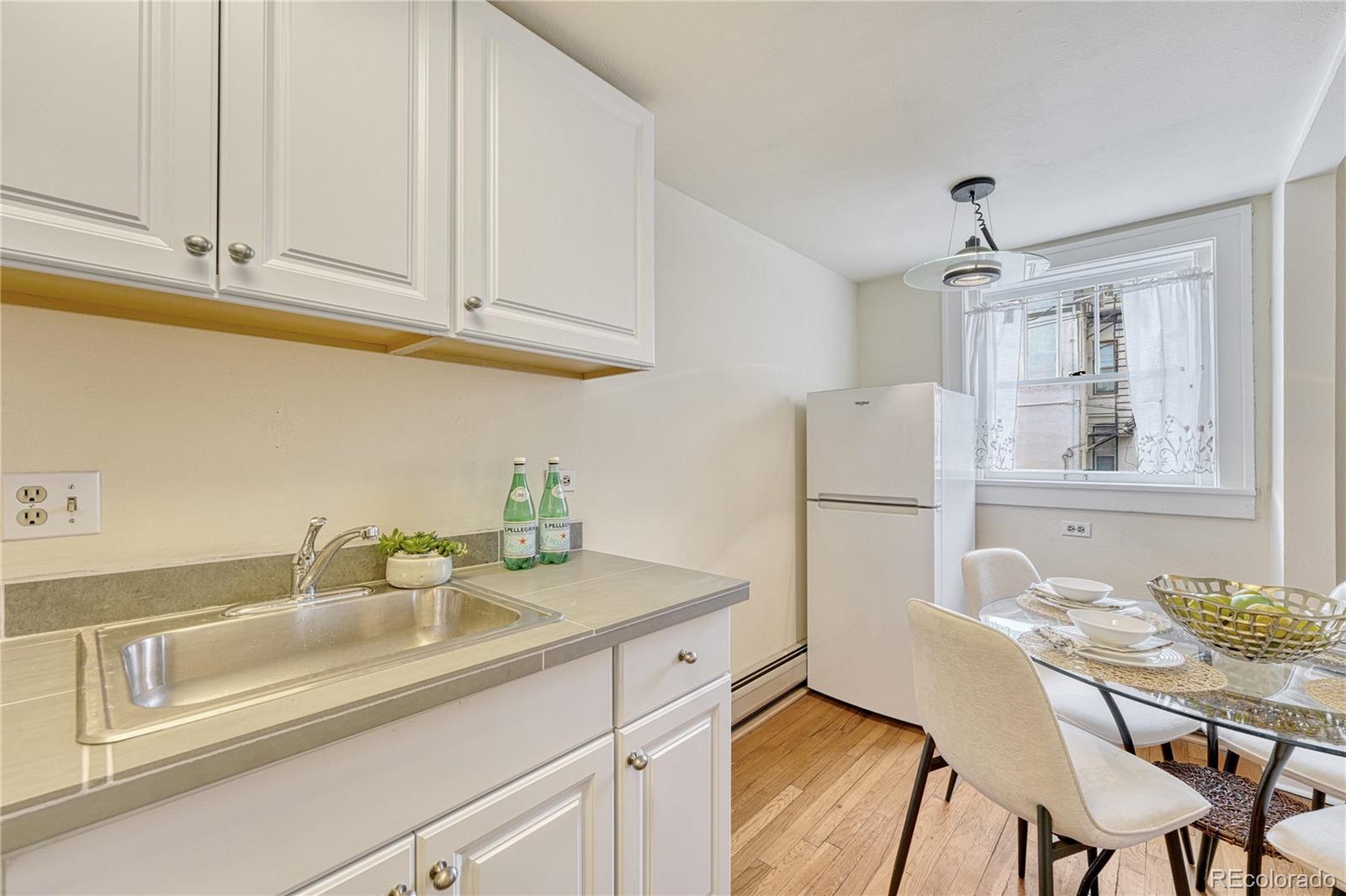 1275 N Clarkson Street Unit: 6