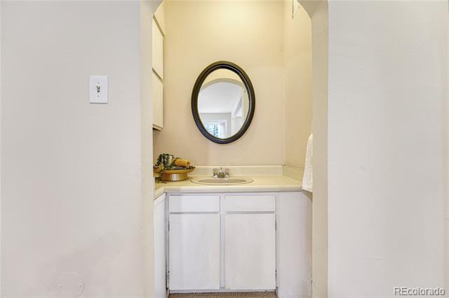 1275 N Clarkson Street Unit: 6