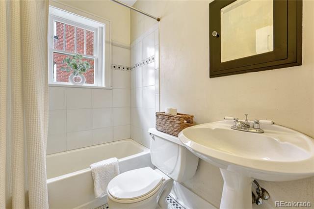 1275 N Clarkson Street Unit: 6