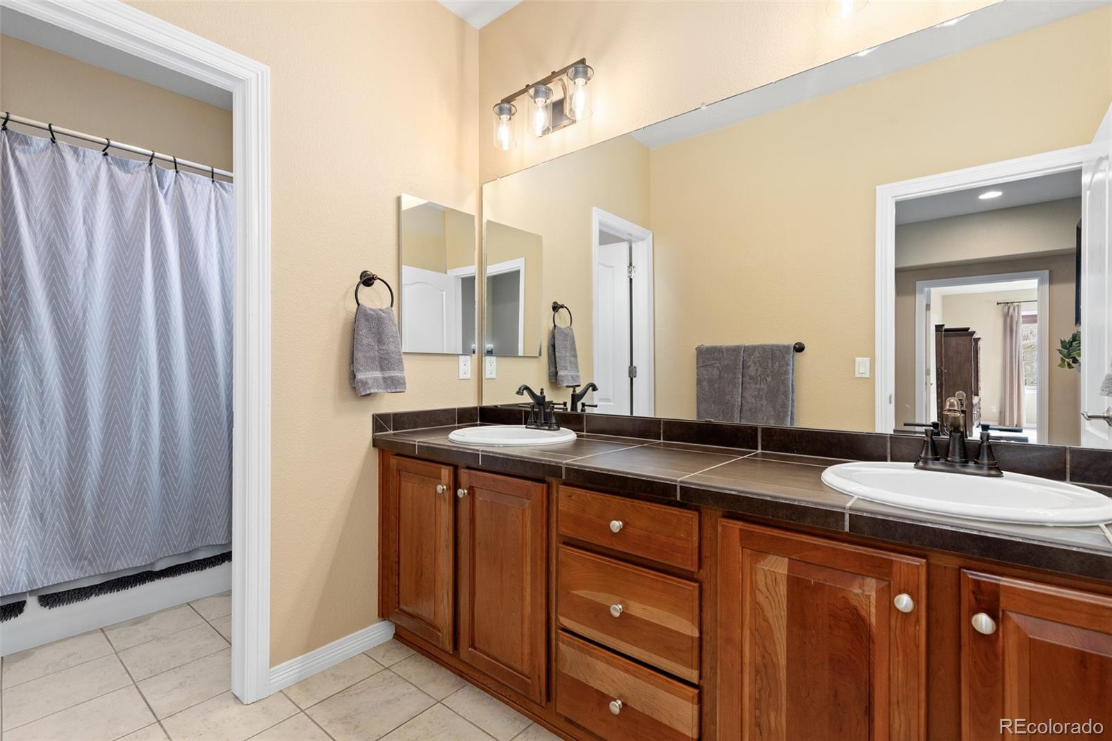 10996 Glengate Circle