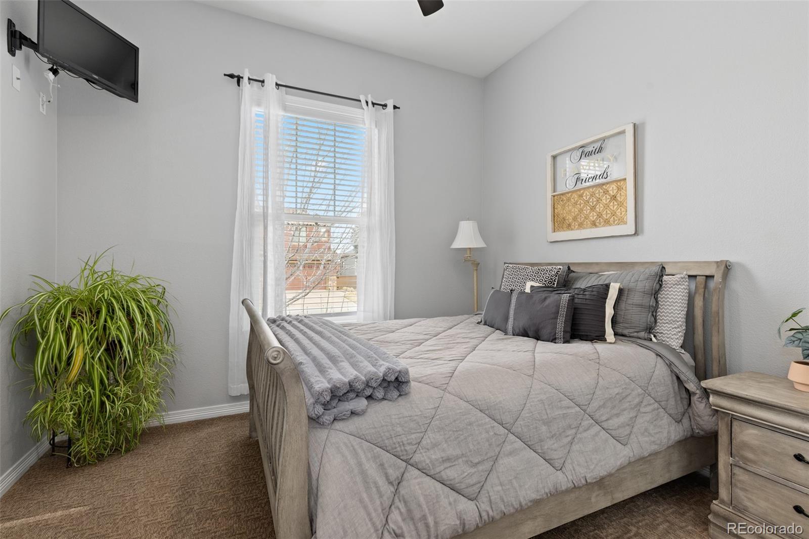 10996 Glengate Circle