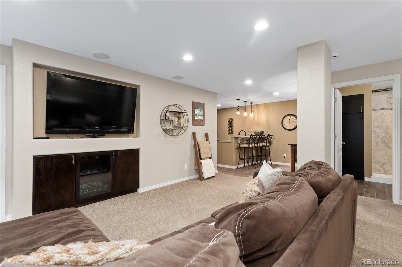 10996 Glengate Circle