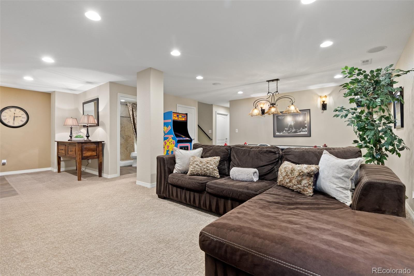 10996 Glengate Circle