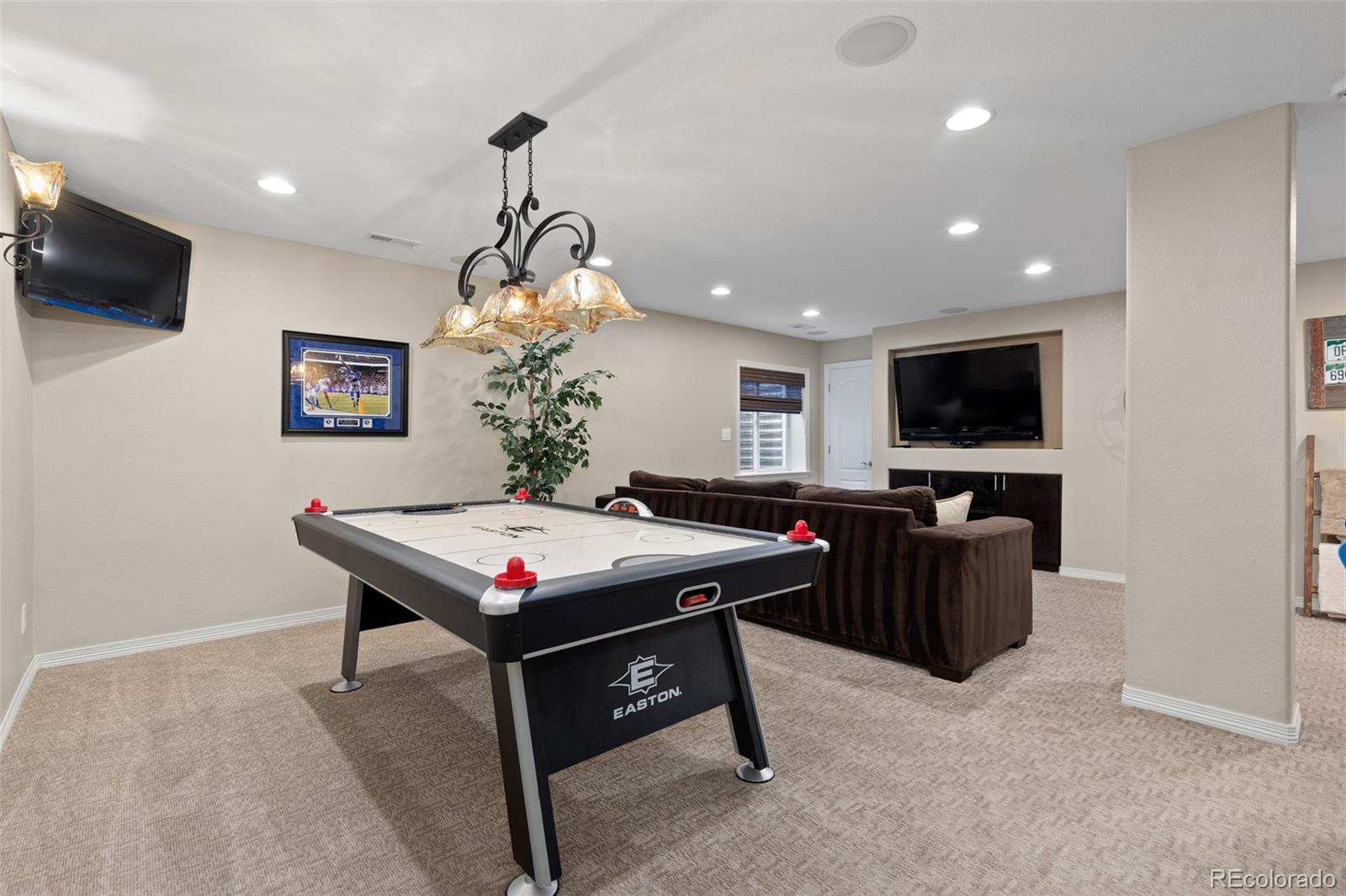 10996 Glengate Circle