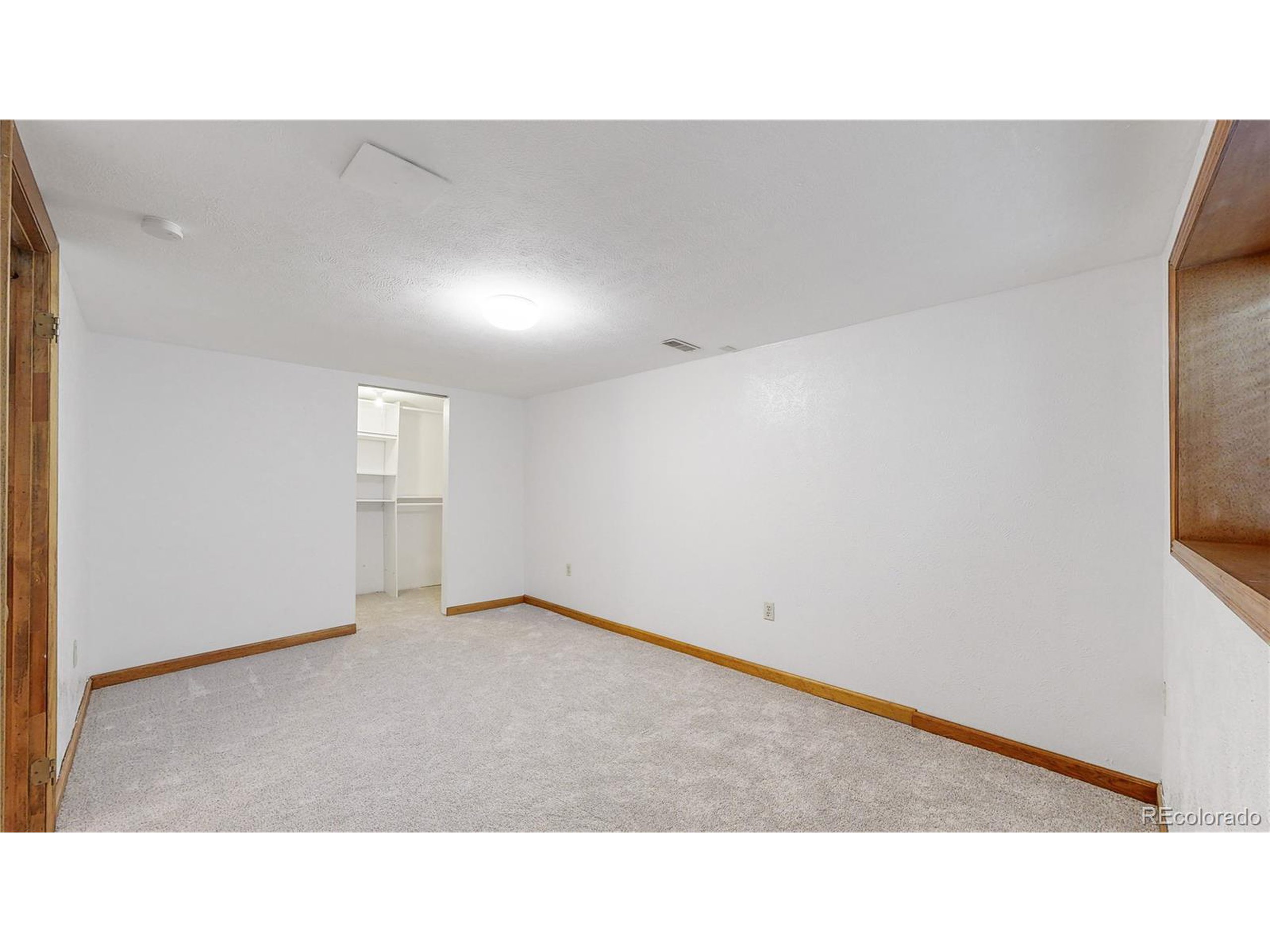 10462 W Ida Pl