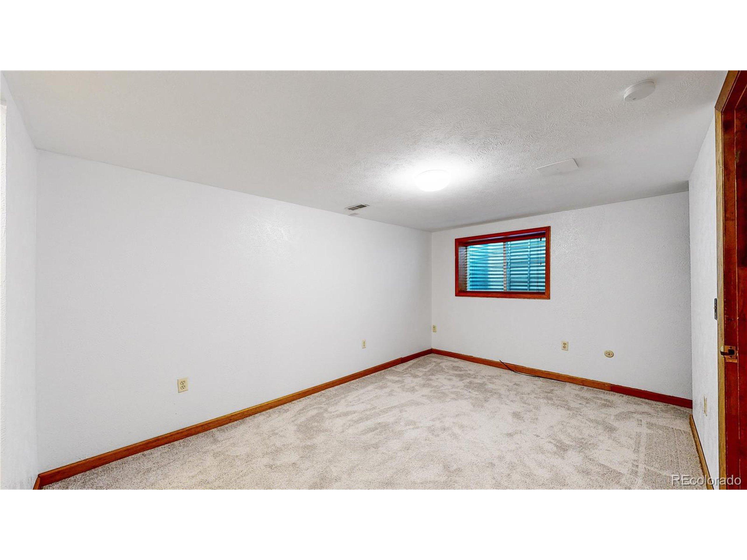 10462 W Ida Pl