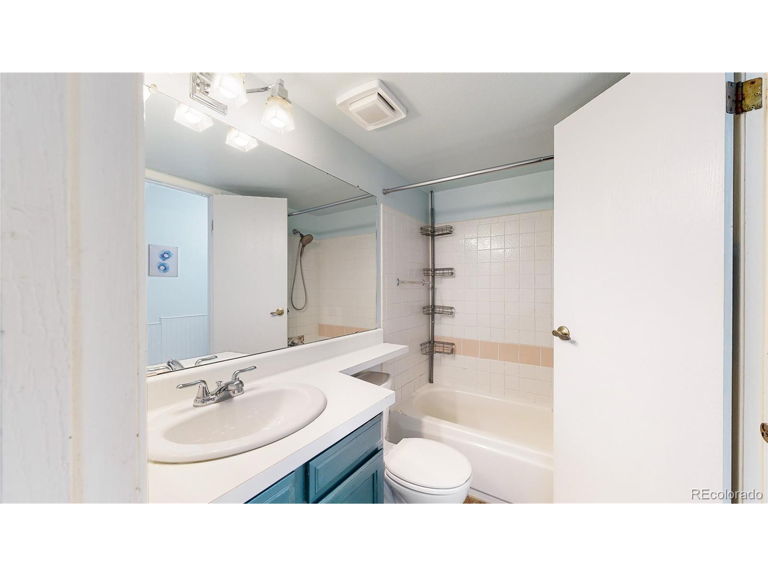 10462 W Ida Pl