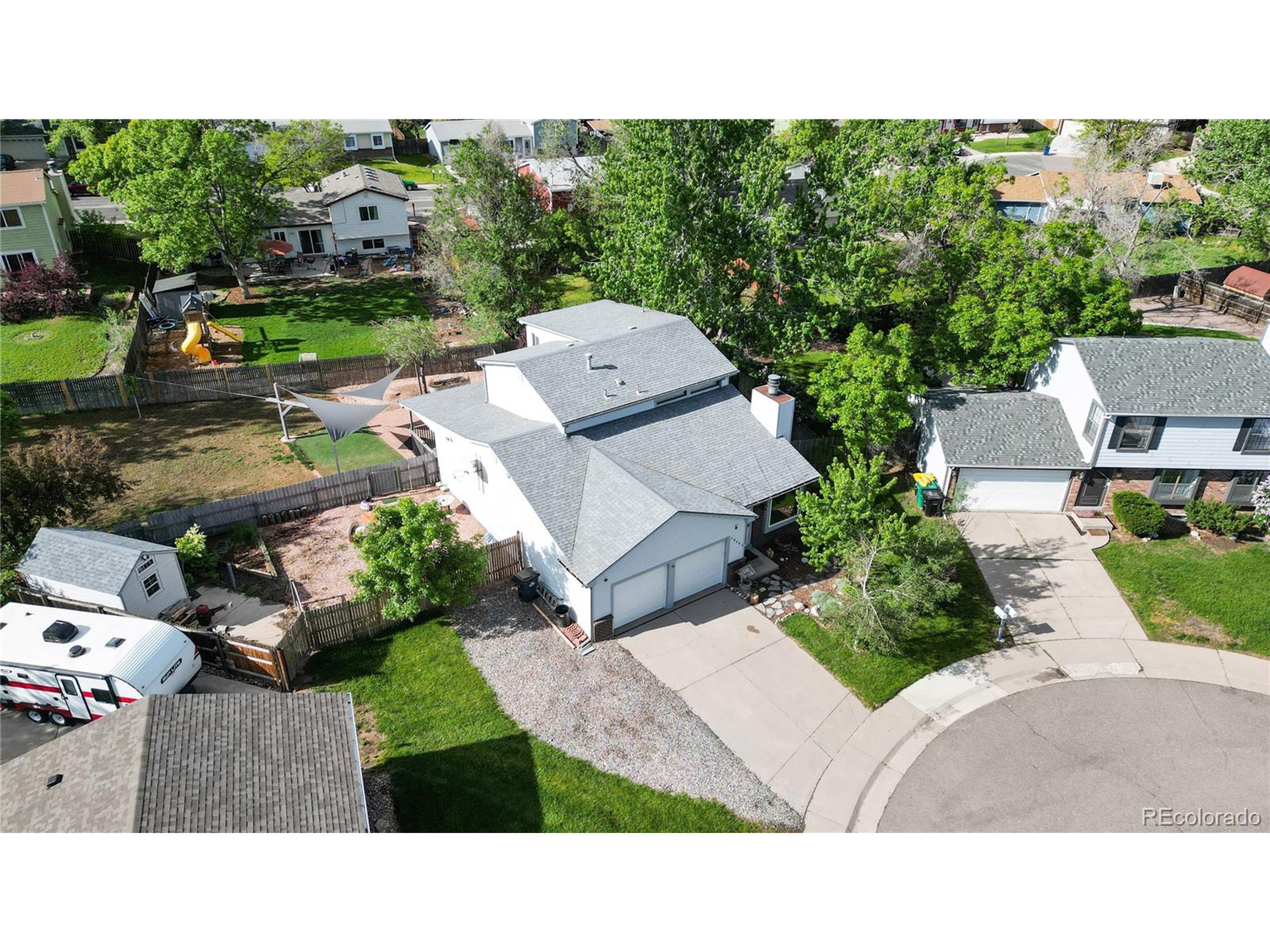 10462 W Ida Pl