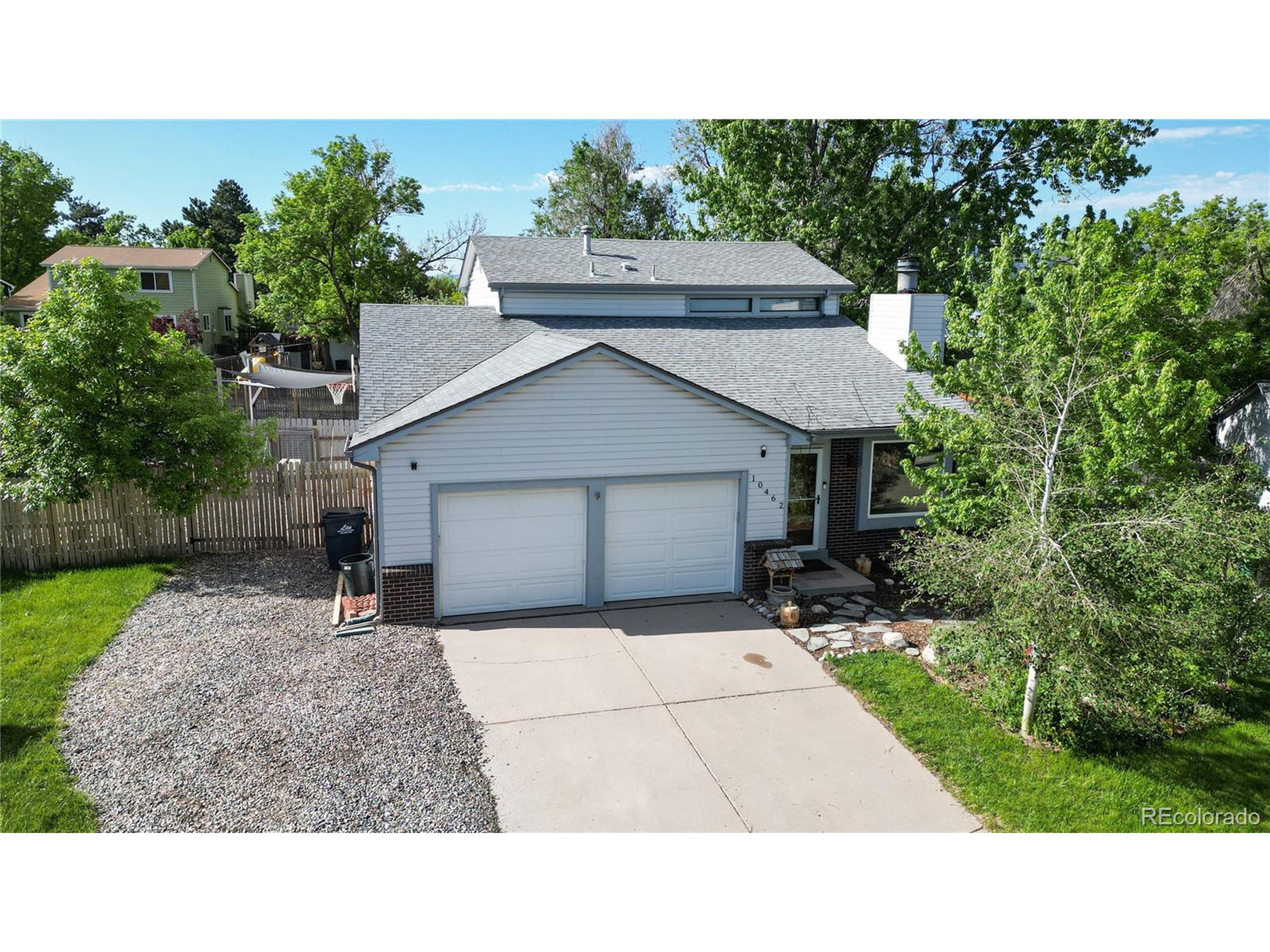 10462 W Ida Pl