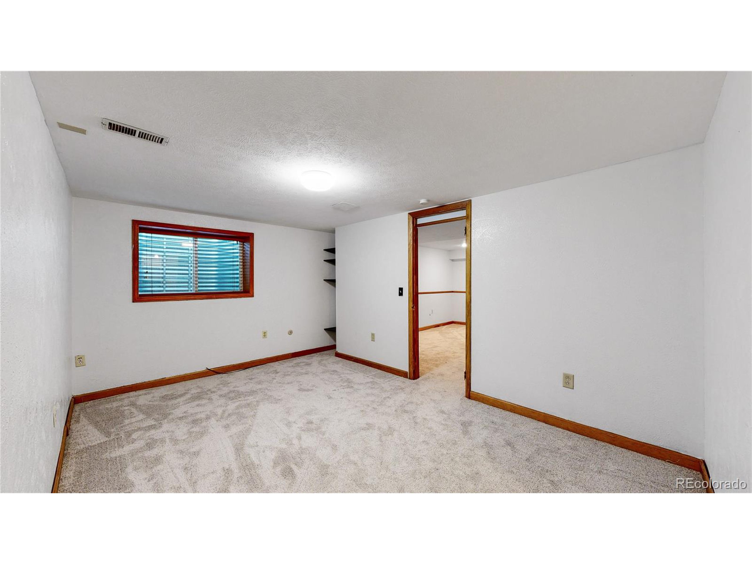 10462 W Ida Pl
