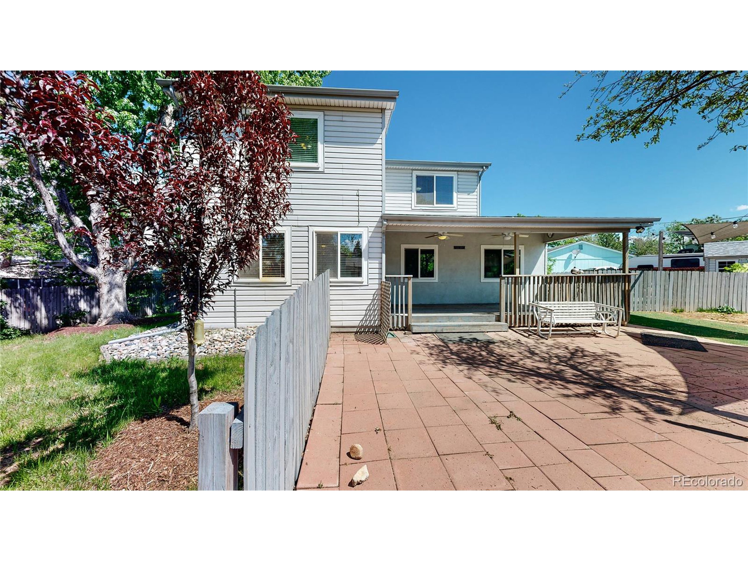 10462 W Ida Pl
