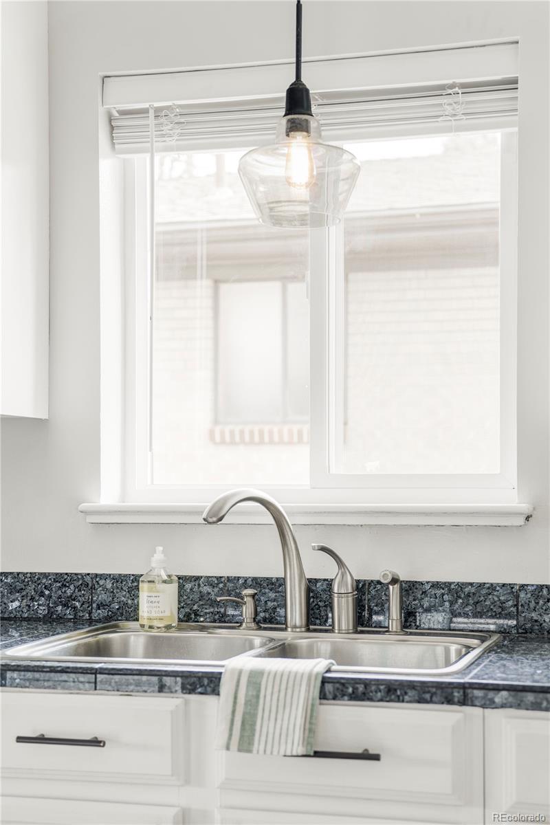 5331 S Hickory Street