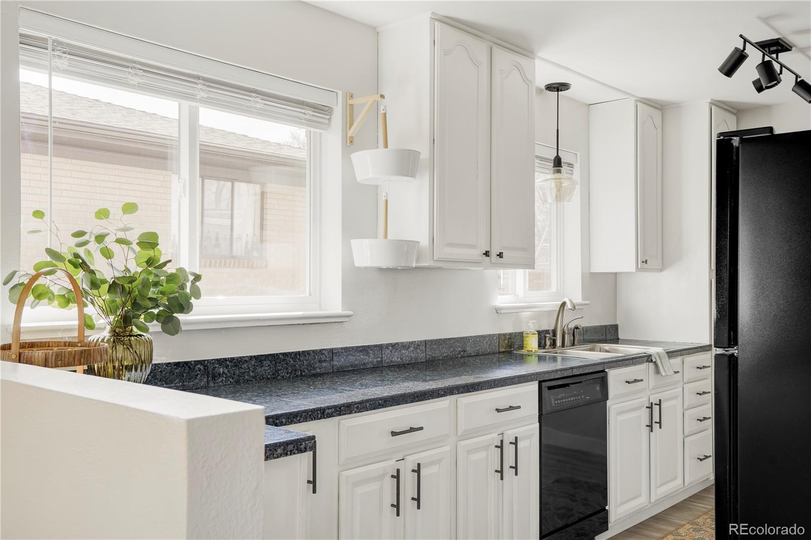 5331 S Hickory Street