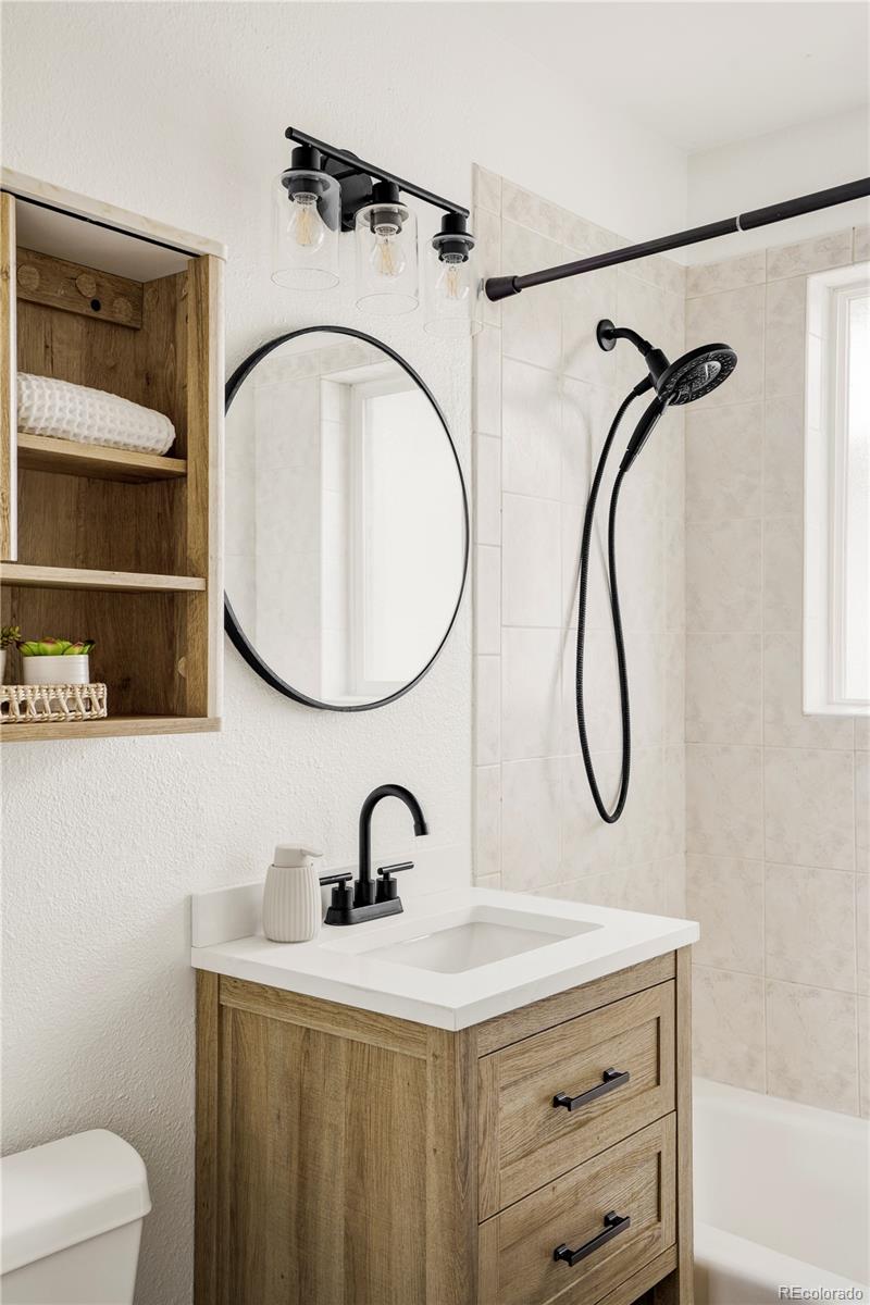 5331 S Hickory Street