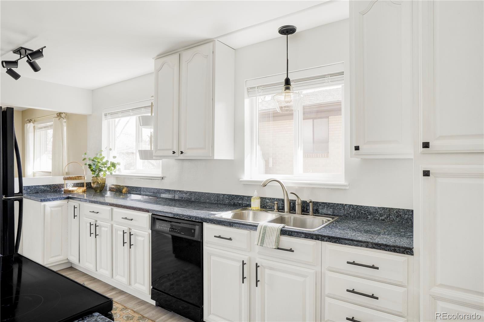 5331 S Hickory Street