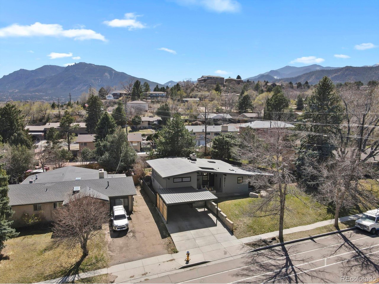 1111 Parkview Blvd