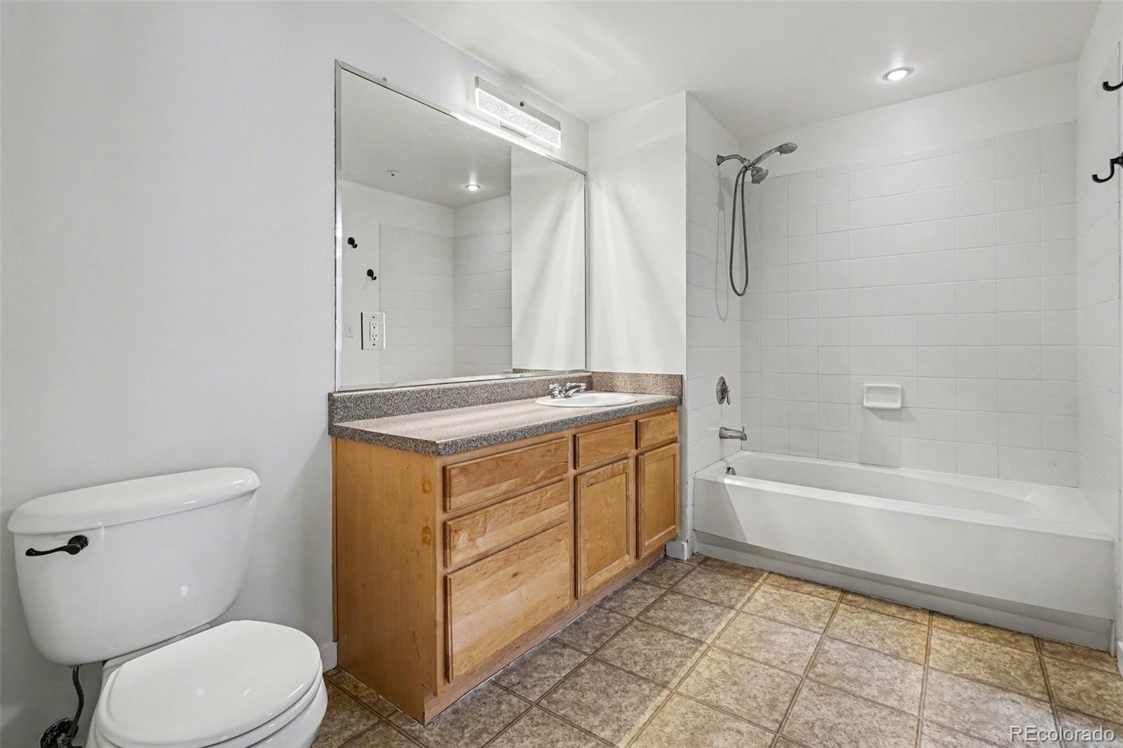 1475 Delgany Street Unit: 205