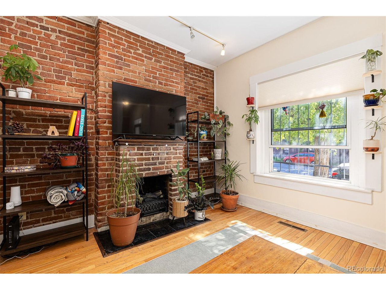1107 E 11th Ave