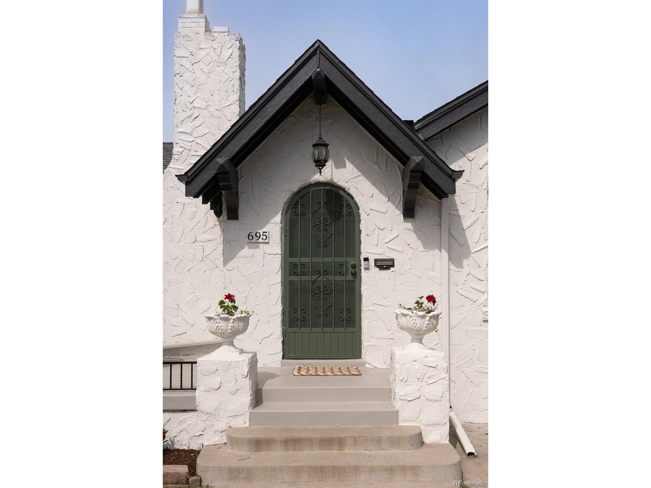 695 S Dale Ct