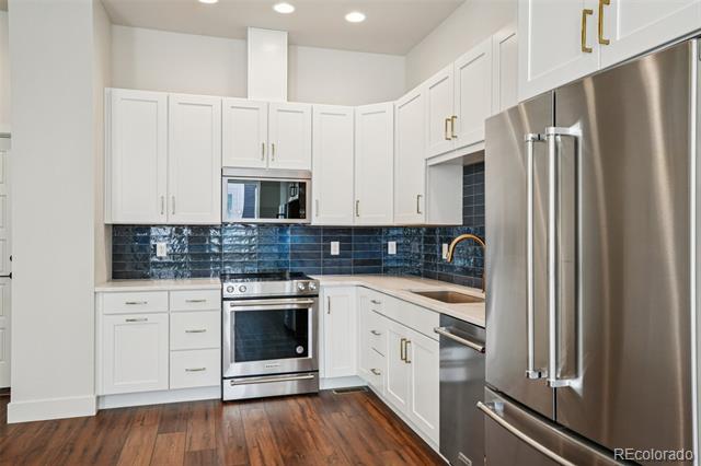 3126 W Bonfils Place