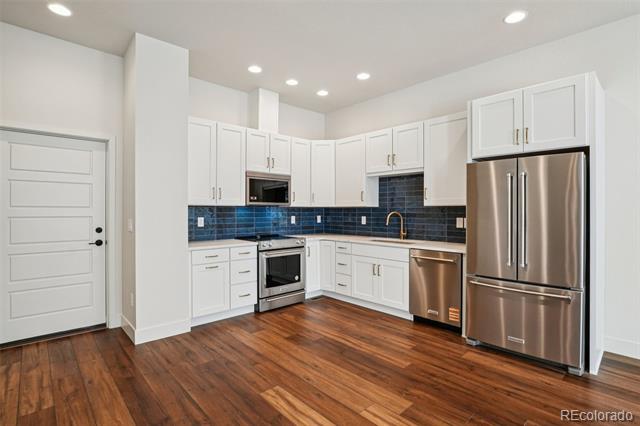 3126 W Bonfils Place