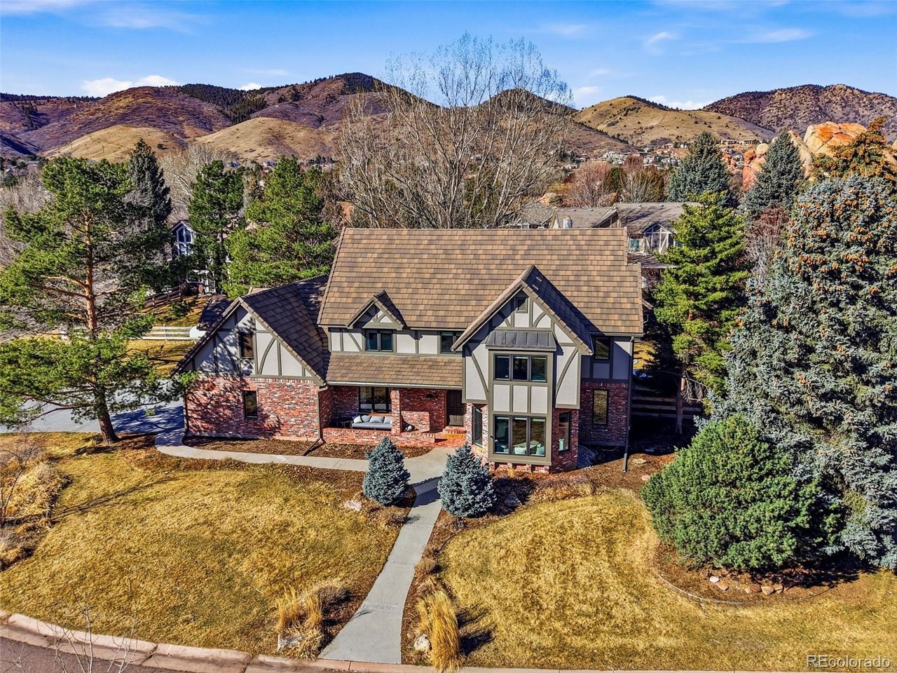 37 Elk Ln