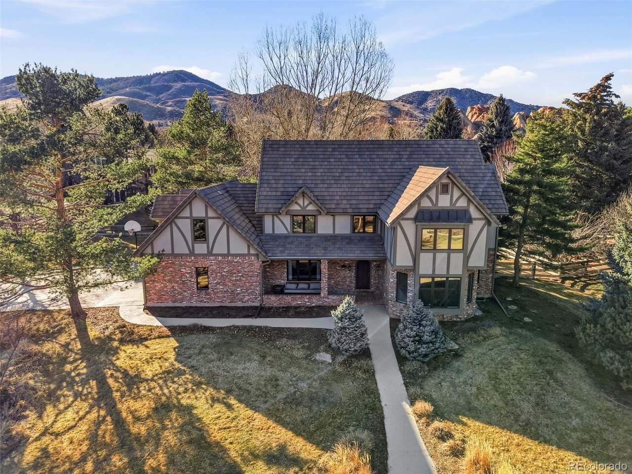 37 Elk Ln