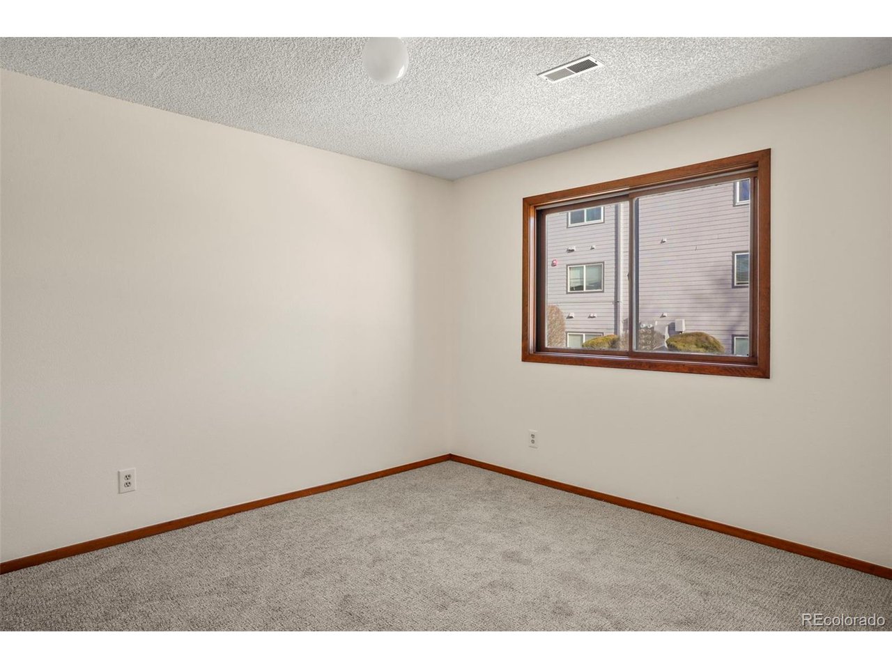 50 19th Ave 3-29