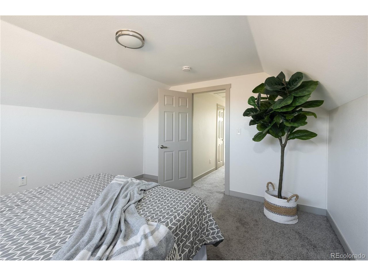 3640 Elm St