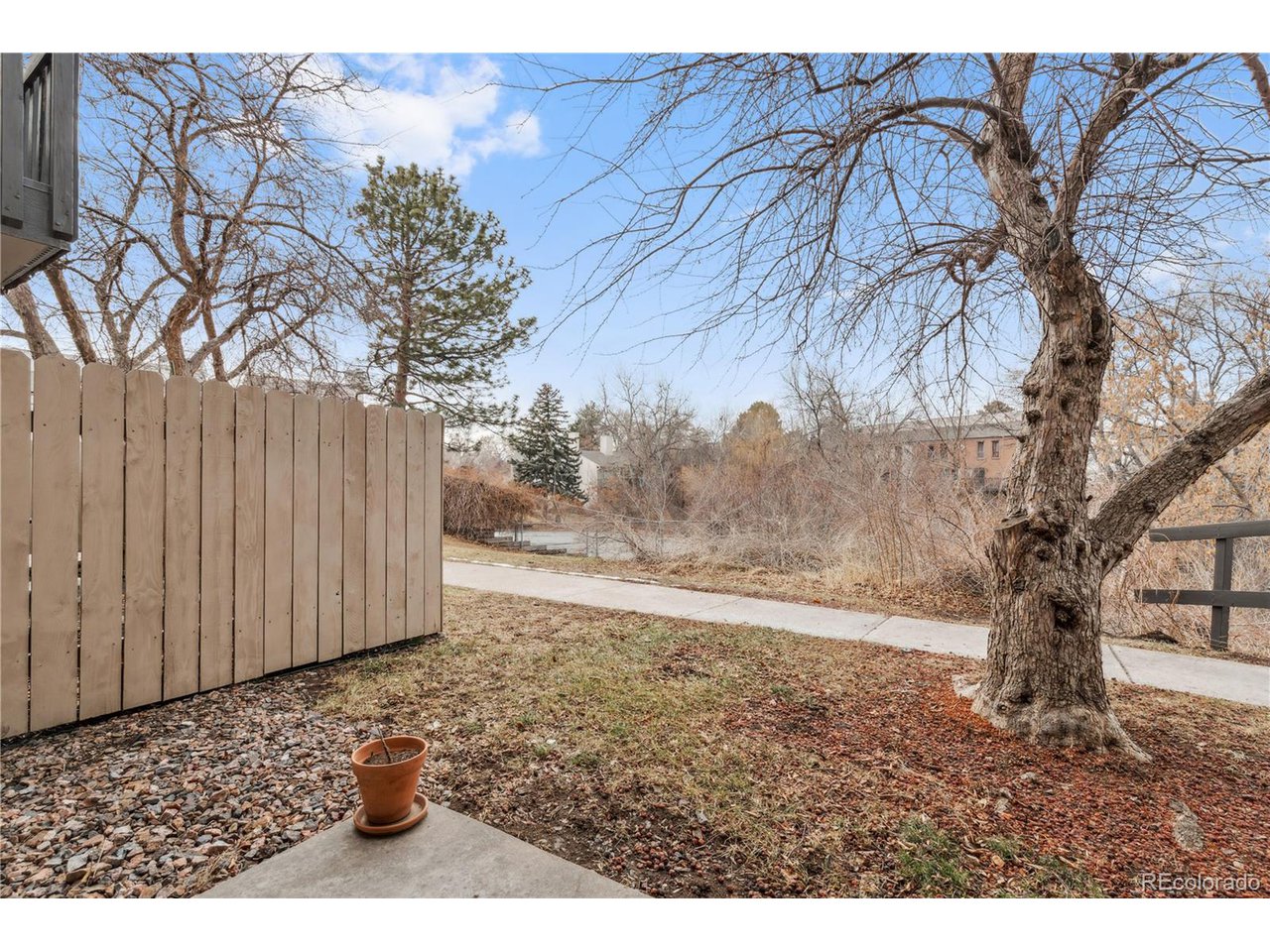 3550 S Harlan St 327