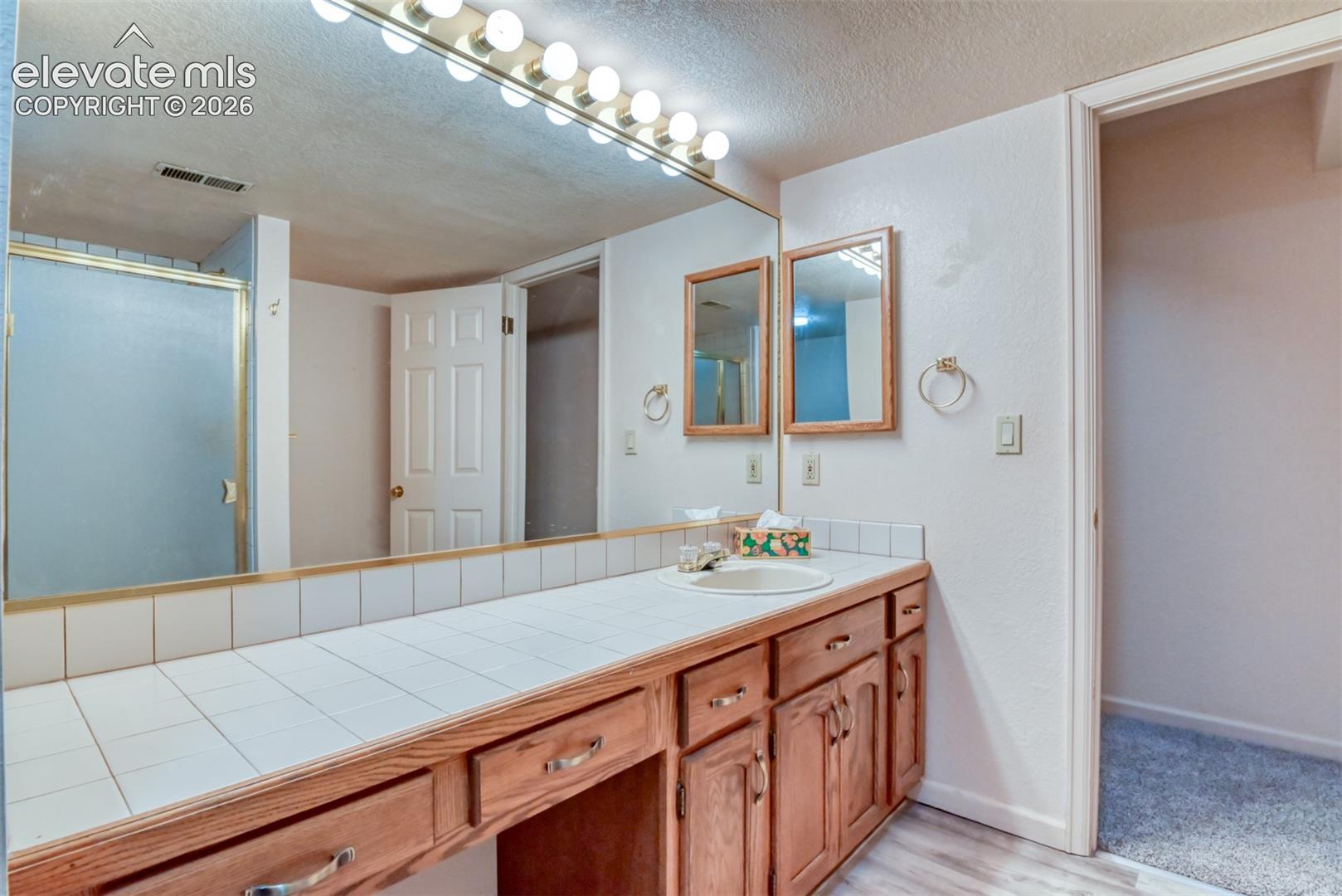 2806 Tenderfoot Hill Street