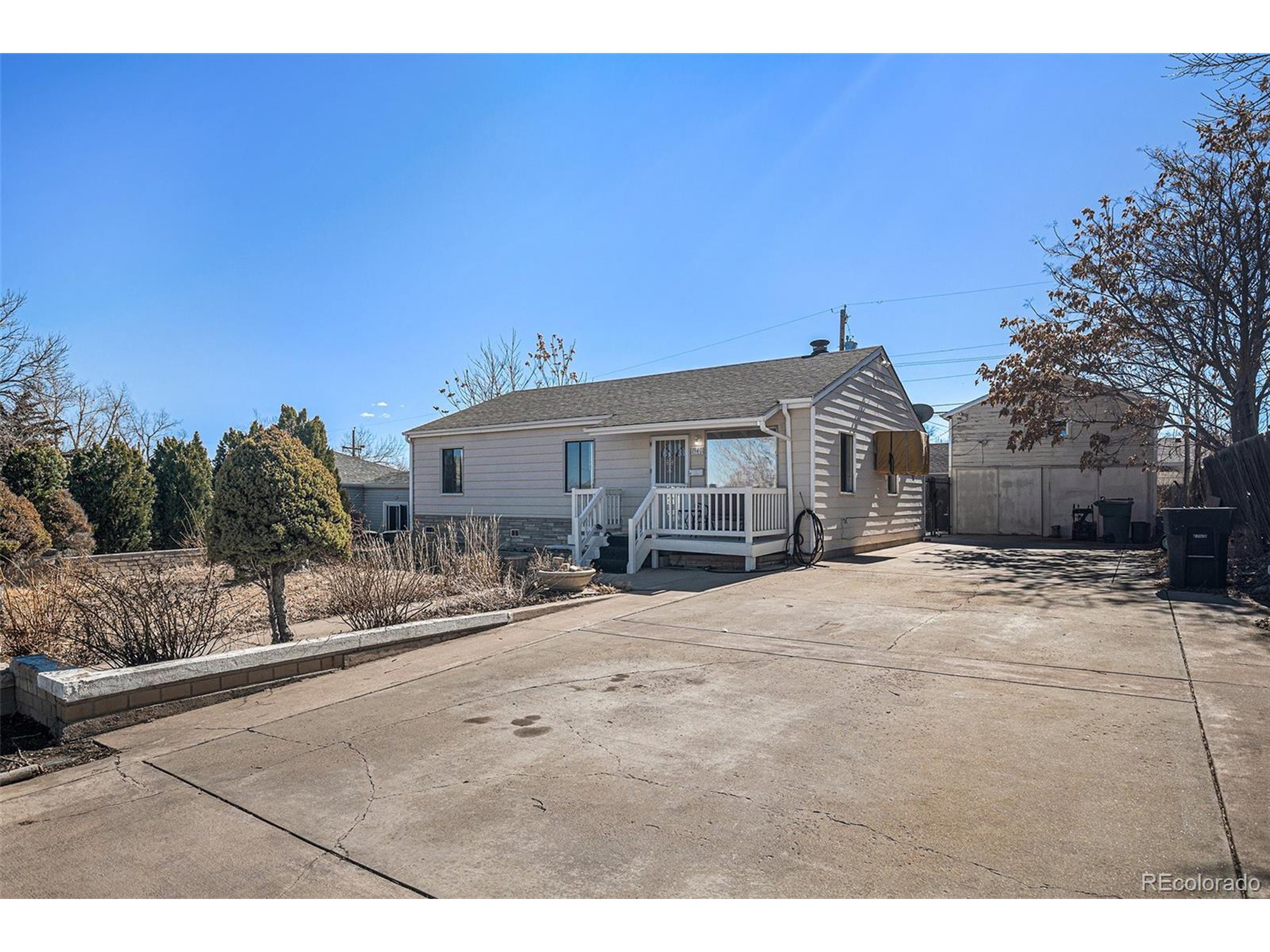 1940 E 95th Ave