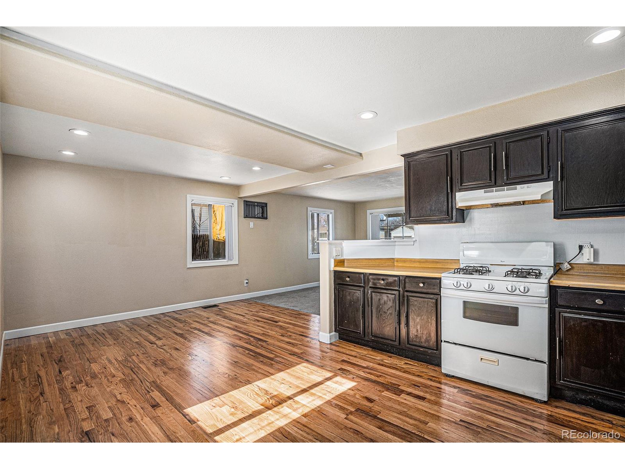 1940 E 95th Ave