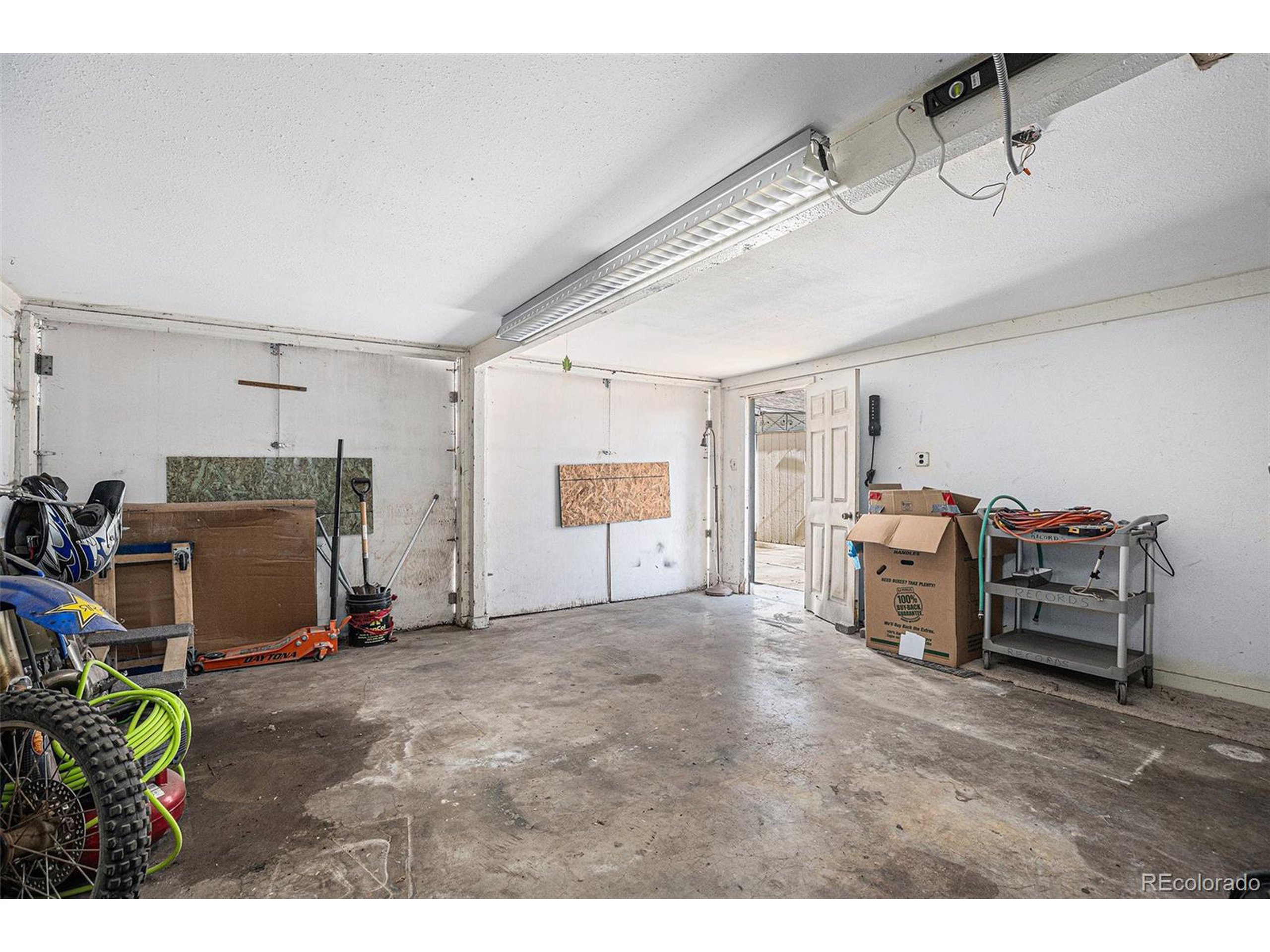 1940 E 95th Ave