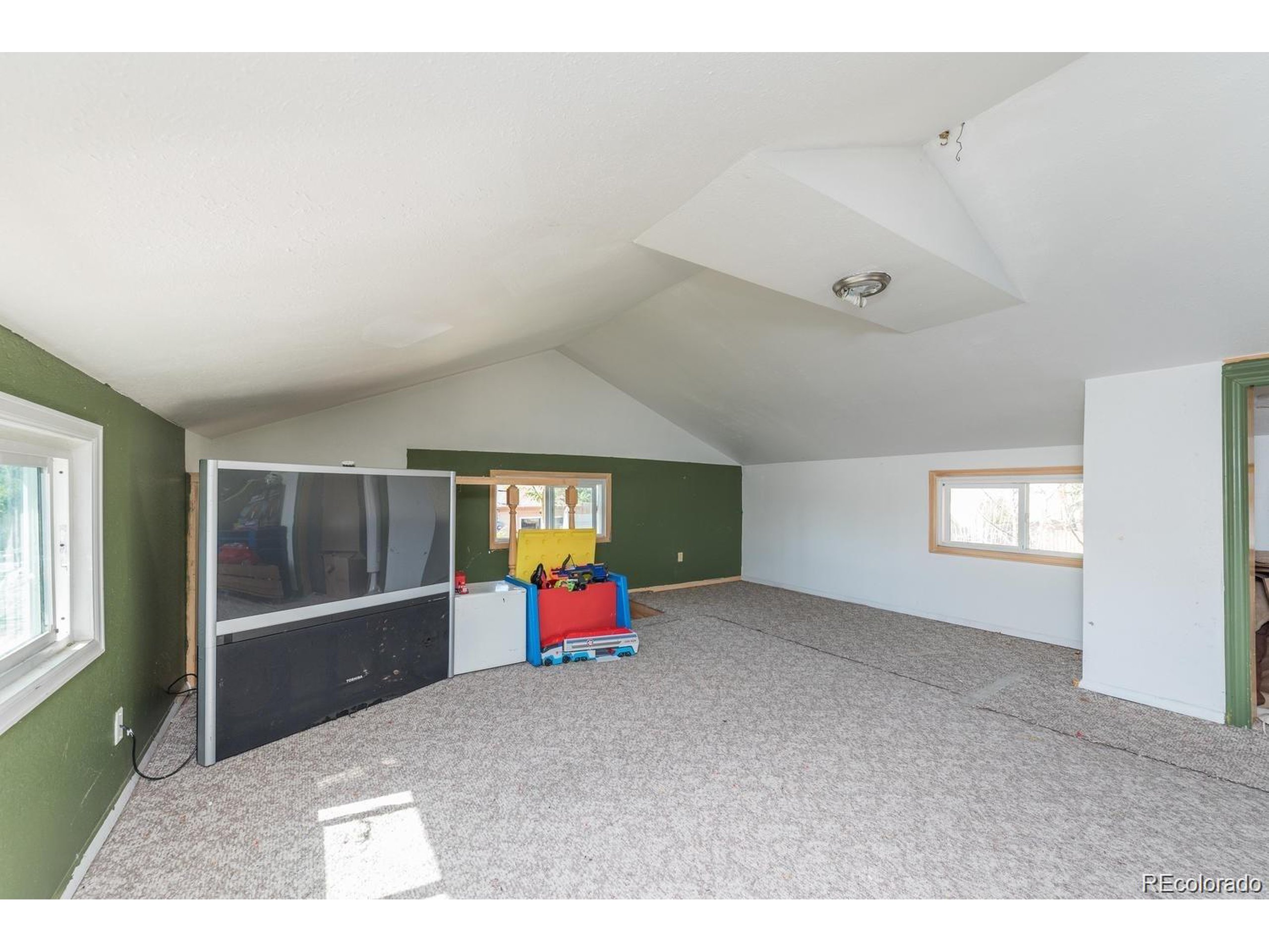 1940 E 95th Ave