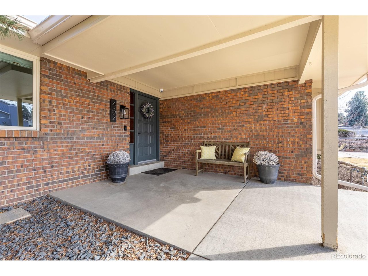 452 Deframe Ct